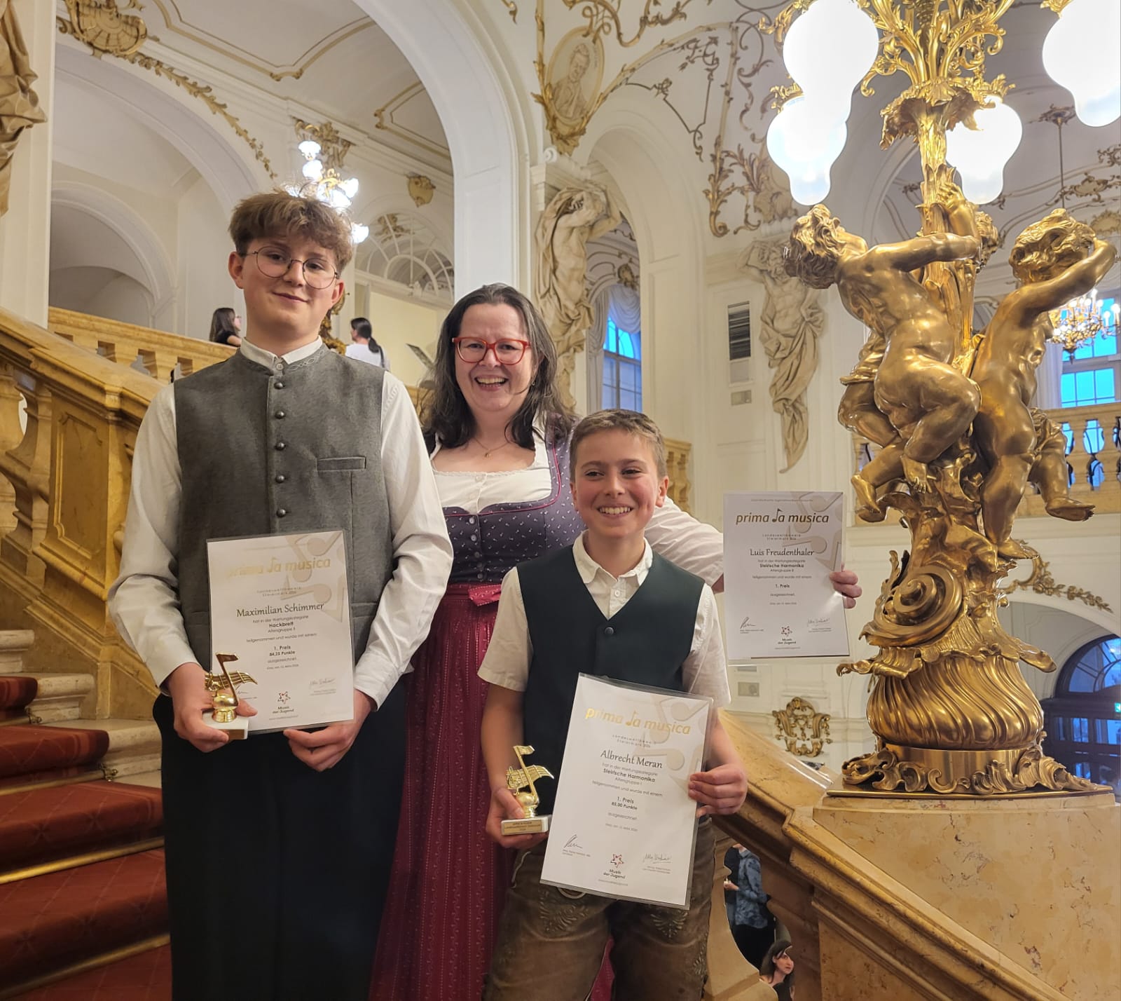 Bei der Urkundenverleihung am 19. April in der Grazer Oper